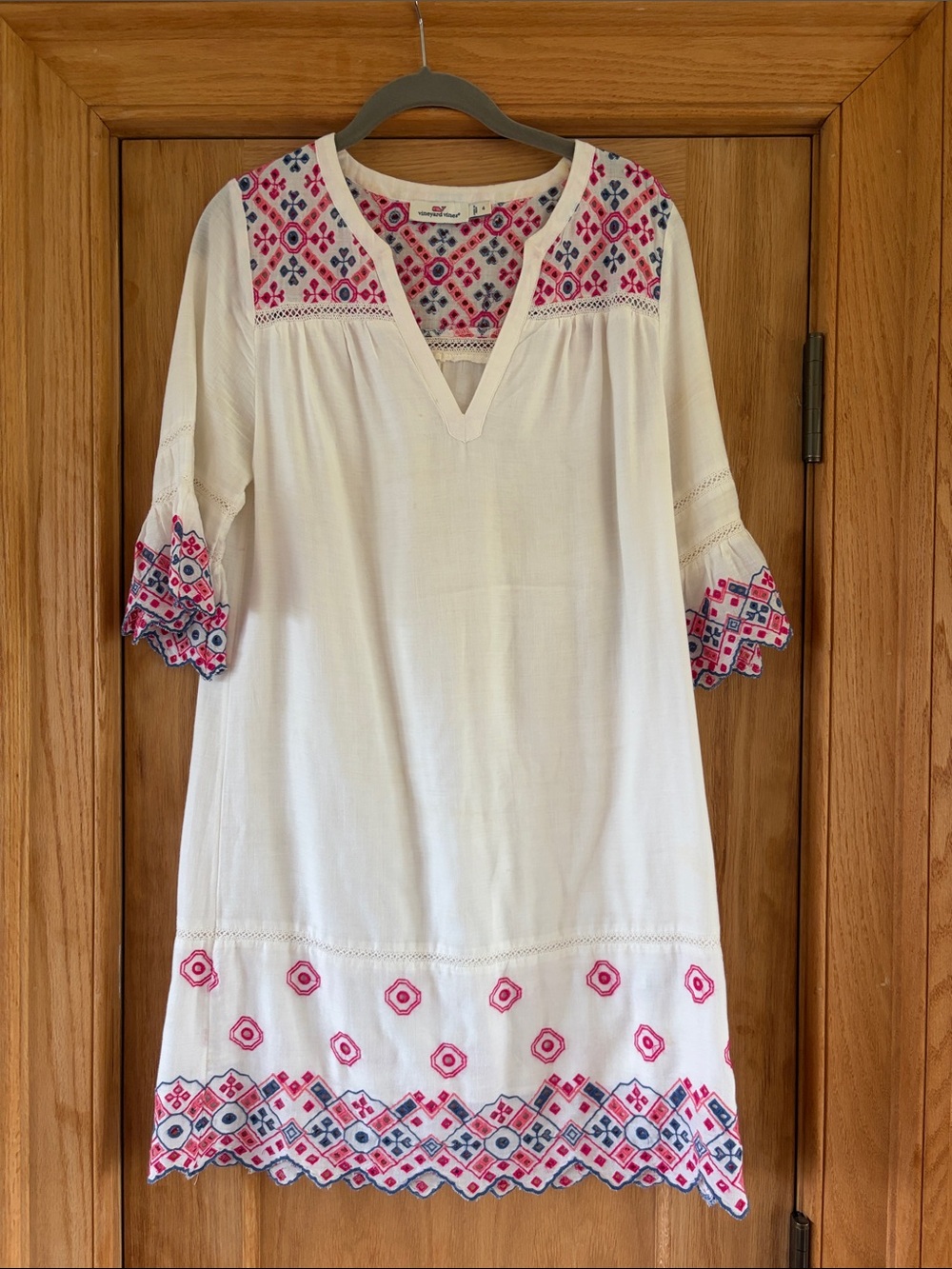 Vineyard vines size 4 Embroidered Cotton Tunic Dress with Pink Accents.